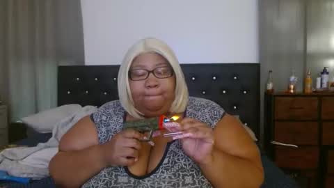 Snapshot of diamondbbwqueen chatting on 04-26-26, 09:56 diamondbbwqueen online show from 04-26-26, 09:56