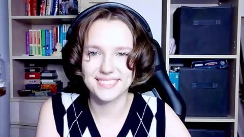 diana_back3 online show from 10-03-25, 04:26