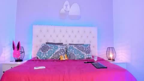 Diana Tamayo online show from 02-25-26, 05:06