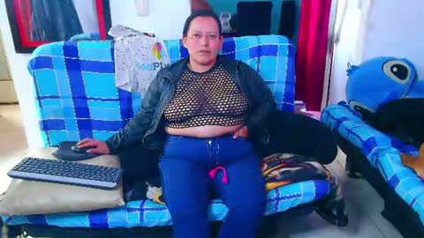 Snapshot of diana_lozano chatting on 07-17-26, 12:45 Diana Lozano online show from 07-17-26, 12:45