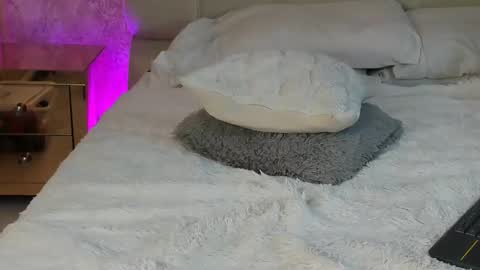 dianac1998 online show from 01-31-25, 11:13