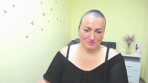 Diana online show from 05-18-26, 05:24