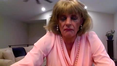 dianeheels online show from 06-03-26, 01:36