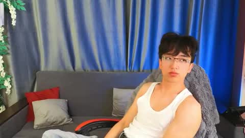 Snapshot of dianinav chatting on 02-05-26, 04:00 Adam online show from 02-05-26, 04:00