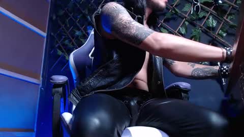 DICAPRIO online show from 12-18-25, 03:56