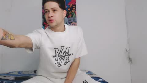dick_boy_18 online show from 05-02-26, 04:34