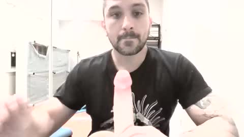 Snapshot of dickonhurry chatting on 05-15-26, 10:44 dickonhurry online show from 05-15-26, 10:44