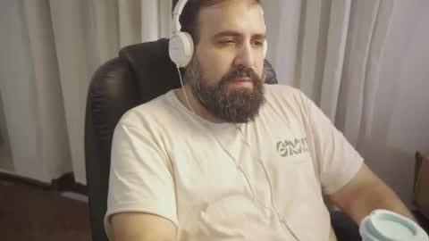 Snapshot of dicristalino chatting on 05-01-26, 01:05 Cristian Dipolino online show from 05-01-26, 01:05