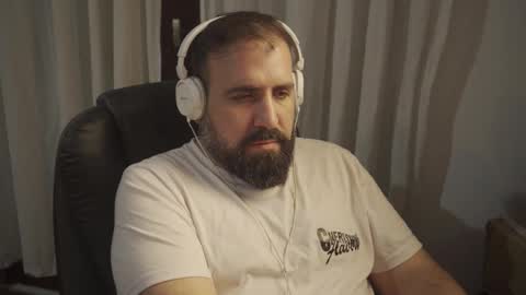 Snapshot of dicristalino chatting on 05-08-26, 12:05 Cristian Dipolino online show from 05-08-26, 12:05