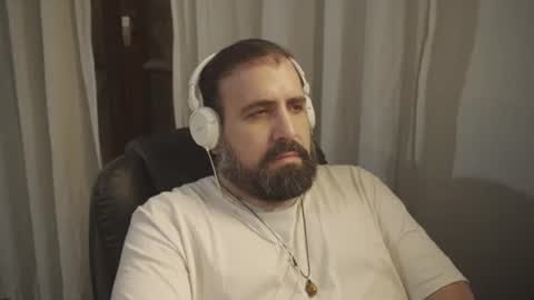 Snapshot of dicristalino chatting on 06-08-26, 11:49 Cristian Dipolino online show from 06-08-26, 11:49
