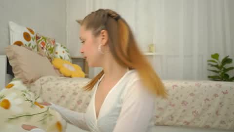 Sophie online show from 04-19-26, 06:10