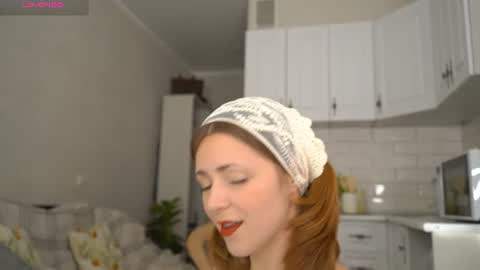 Snapshot of dietmountaindew_ chatting on 07-12-26, 03:14 Sophie online show from 07-12-26, 03:14