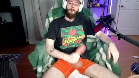 Snapshot of digbicknik chatting on 09-18-25, 02:35 digbicknik online show from 09-18-25, 02:35