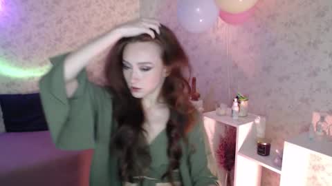 Hi im Alice 3 Im usualy online 03-10 or 17-21 UTC0 online show from 12-14-25, 08:02