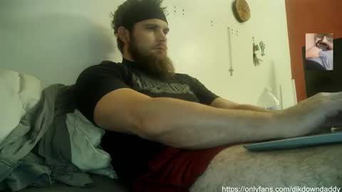 Snapshot of dikdowndaddy chatting on 02-04-25, 10:21 Daddy online show from 02-04-25, 10:21