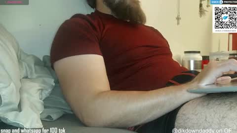 Snapshot of dikdowndaddy chatting on 10-01-25, 07:25 Daddy online show from 10-01-25, 07:25