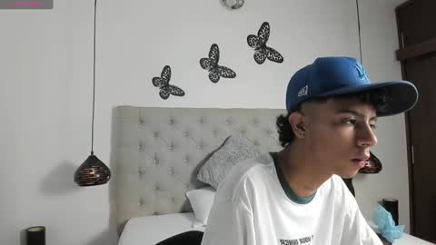 dikey_18 online show from 12-05-24, 08:22