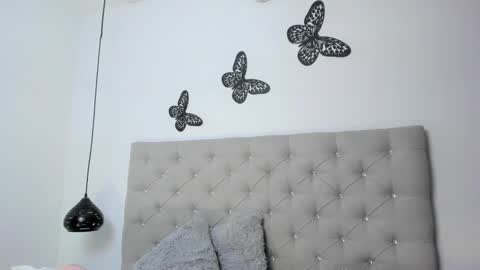 dikey_18 online show from 02-12-25, 12:27