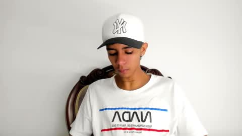 dikey_18 online show from 02-18-25, 08:25