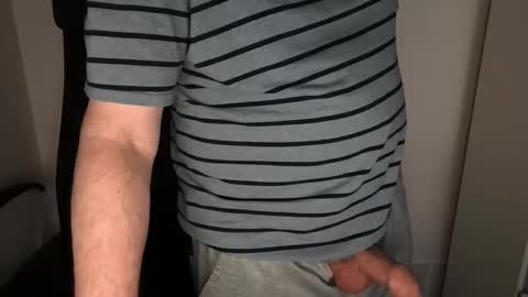 Snapshot of diki3333333333 chatting on 02-18-26, 01:23 Nick online show from 02-18-26, 01:23