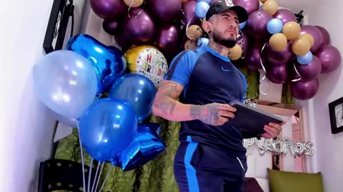 dilan_scootk_ online show from 02-02-25, 11:08