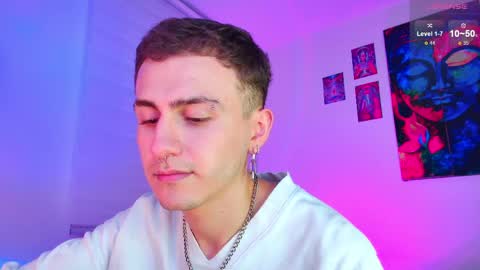 Julian Independent Model online show from 04-08-26, 11:59