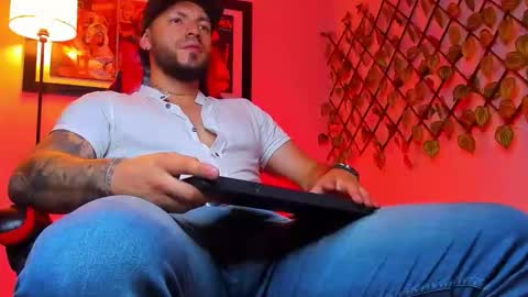 Snapshot of dimitri_master chatting on 12-01-25, 08:25 Angel Dimitri online show from 12-01-25, 08:25