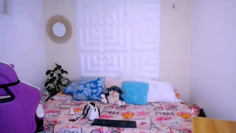 DINA online show from 07-25-26, 05:54