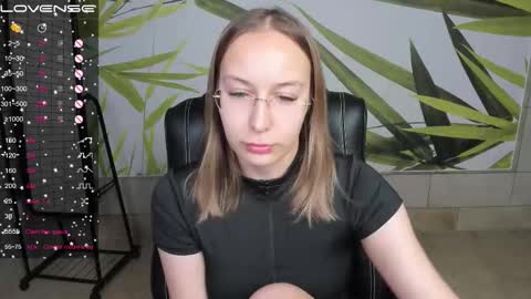 Dina online show from 03-06-26, 01:02