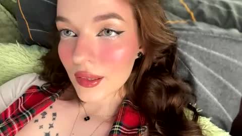 Snapshot of diora_vibe chatting on 06-05-26, 07:19 Diora Sam online show from 06-05-26, 07:19