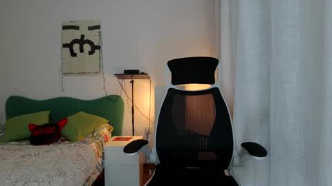 Anglica A online show from 02-28-25, 08:07