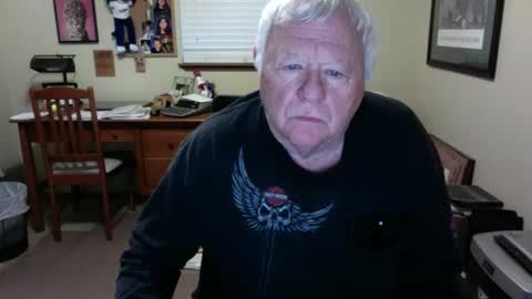 dirtrider195080438 online show from 05-22-26, 03:46