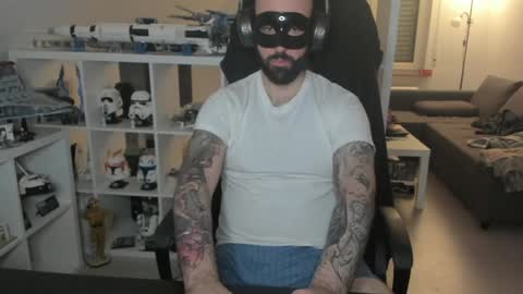 Snapshot of dirtybalws chatting on 12-08-24, 08:47 Robert online show from 12-08-24, 08:47