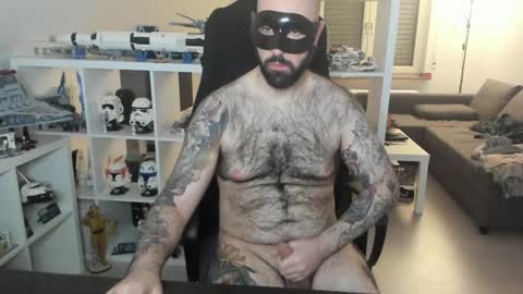 Snapshot of dirtybalws chatting on 12-09-24, 12:12 Robert online show from 12-09-24, 12:12