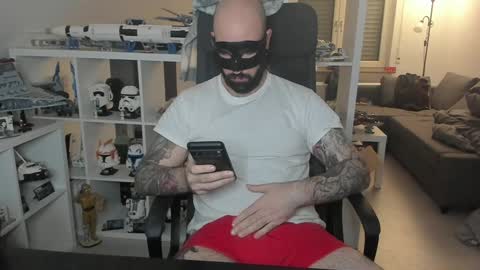 Snapshot of dirtybalws chatting on 12-22-24, 07:21 Robert online show from 12-22-24, 07:21