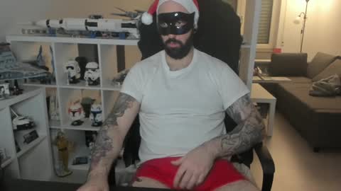 Snapshot of dirtybalws chatting on 12-25-24, 07:56 Robert online show from 12-25-24, 07:56