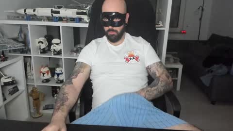 Snapshot of dirtybalws chatting on 01-14-25, 05:45 Robert online show from 01-14-25, 05:45