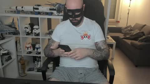 Snapshot of dirtybalws chatting on 01-19-25, 12:17 Robert online show from 01-19-25, 12:17