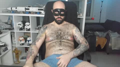 Snapshot of dirtybalws chatting on 01-25-25, 01:32 Robert online show from 01-25-25, 01:32