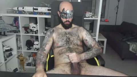 Snapshot of dirtybalws chatting on 10-22-25, 05:02 Robert online show from 10-22-25, 05:02