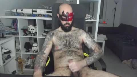 Snapshot of dirtybalws chatting on 10-27-25, 04:00 Robert online show from 10-27-25, 04:00