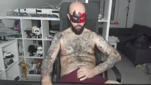 Snapshot of dirtybalws chatting on 10-29-25, 05:58 Robert online show from 10-29-25, 05:58