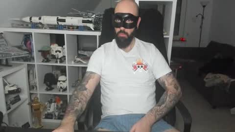 Snapshot of dirtybalws chatting on 12-03-25, 04:27 Robert online show from 12-03-25, 04:27