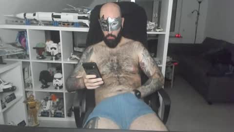 Snapshot of dirtybalws chatting on 01-13-26, 05:18 Robert online show from 01-13-26, 05:18