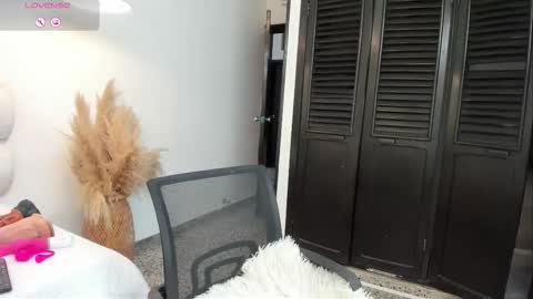 Angelica online show from 11-07-25, 06:19