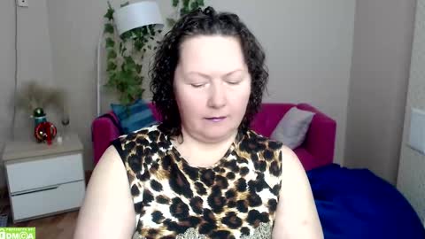 Snapshot of dirtymilf_700 chatting on 01-14-26, 10:03 Katie online show from 01-14-26, 10:03