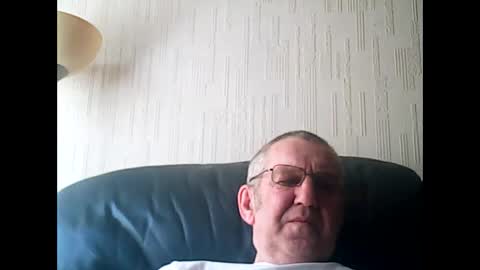 Snapshot of discovery63 chatting on 06-05-26, 12:22 discovery63 online show from 06-05-26, 12:22