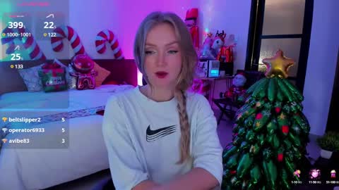 Snapshot of disney__princess chatting on 12-30-24, 11:26 JASMINE online show from 12-30-24, 11:26