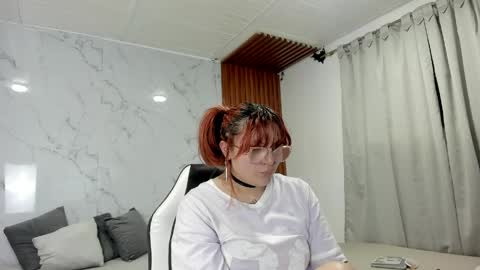 Snapshot of dita_bundy chatting on 05-26-26, 01:34 dita bundy online show from 05-26-26, 01:34
