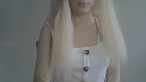 DitaMilton online show from 03-08-25, 06:43